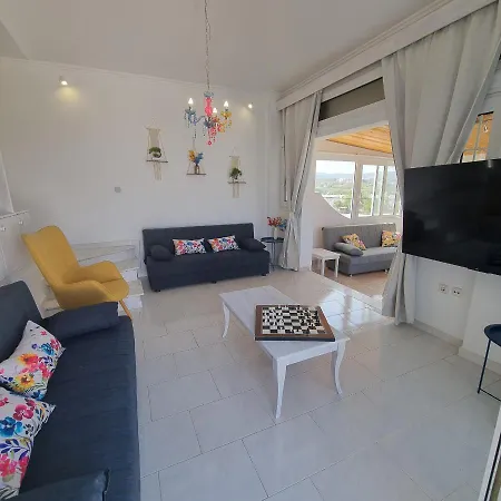 Appartement Arocaria In With Garden , Mountain And Sea View