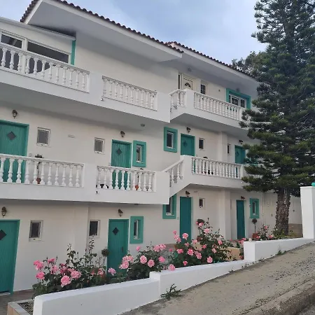 Appartement Arocaria In With Garden , Mountain And Sea View