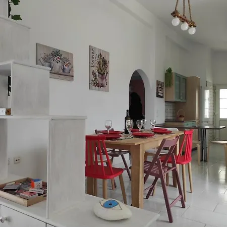 Arocaria In With Garden , Mountain And Sea View Appartement